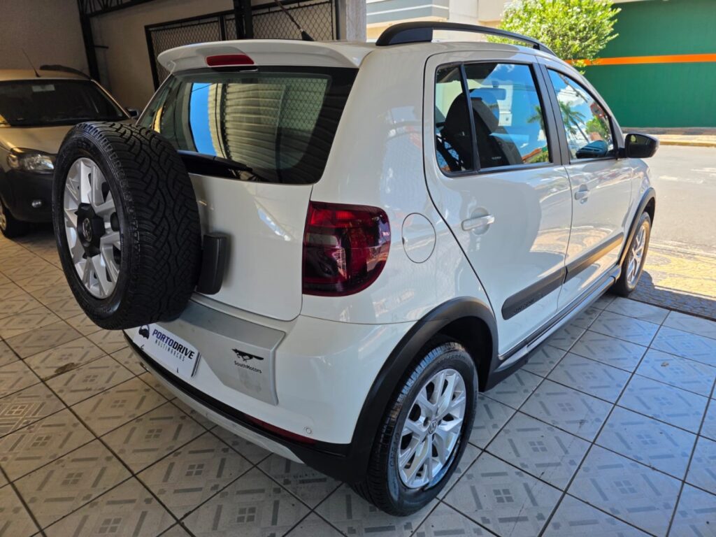 VOLKSWAGEN CROSSFOX1.6 MI 8V FLEX 4P MANUAL 2014